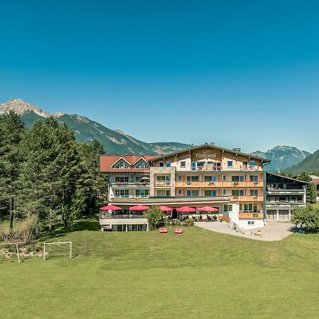 Hotel Föhrenhof Stanzach Exterior foto