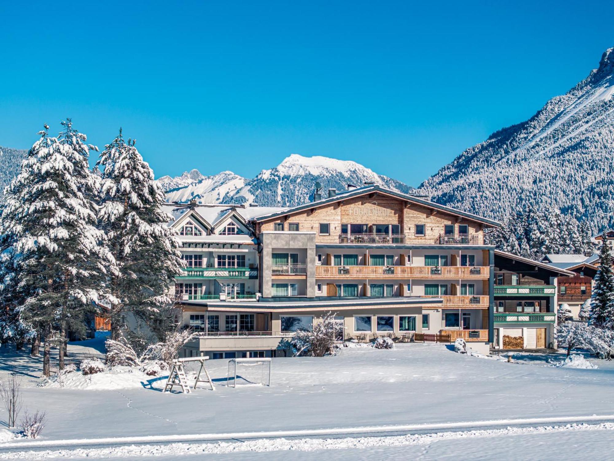 Hotel Föhrenhof Stanzach Exterior foto